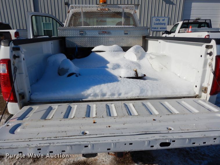 image for item DE4211 2008 Ford F250 Super Duty XL pickup truck