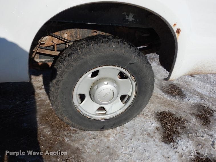 image for item DE4211 2008 Ford F250 Super Duty XL pickup truck