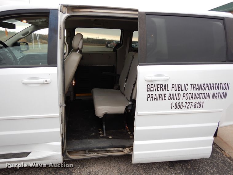 image for item DE4218 2016 Dodge Grand Caravan handicap accessible van