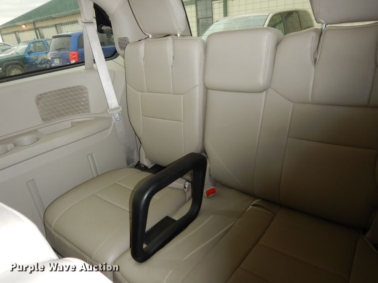 image for item DE4218 2016 Dodge Grand Caravan handicap accessible van