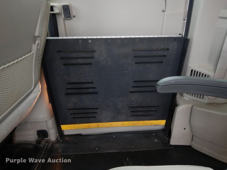 image for item DE4218 2016 Dodge Grand Caravan handicap accessible van