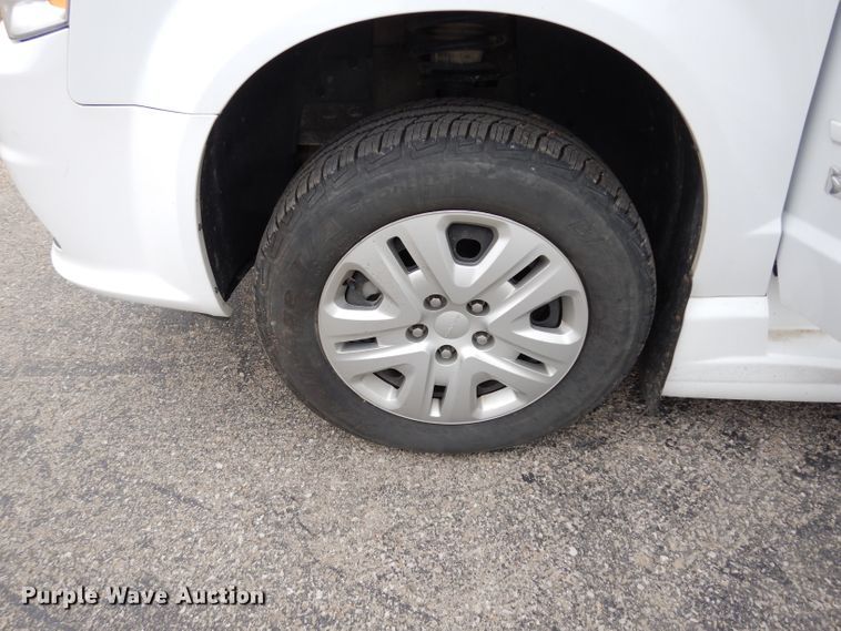 image for item DE4218 2016 Dodge Grand Caravan handicap accessible van