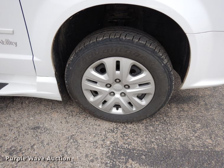image for item DE4218 2016 Dodge Grand Caravan handicap accessible van