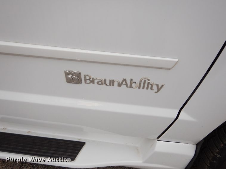 image for item DE4218 2016 Dodge Grand Caravan handicap accessible van