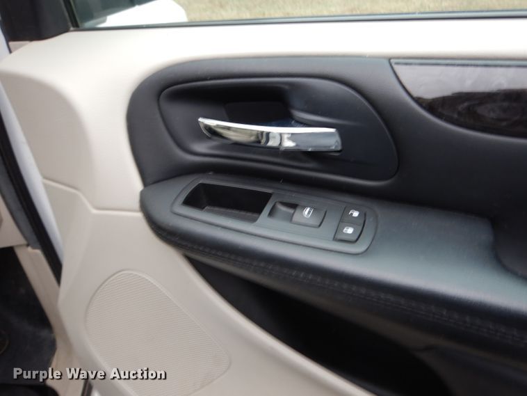 image for item DE4218 2016 Dodge Grand Caravan handicap accessible van