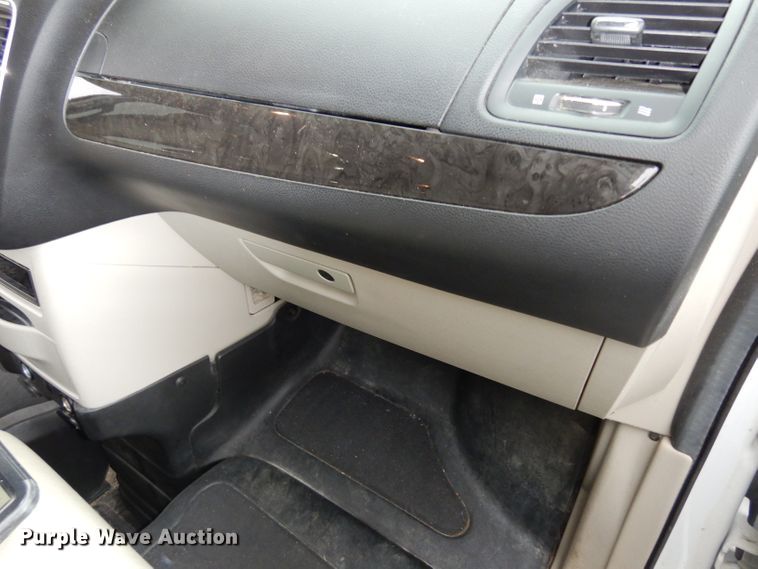 image for item DE4218 2016 Dodge Grand Caravan handicap accessible van