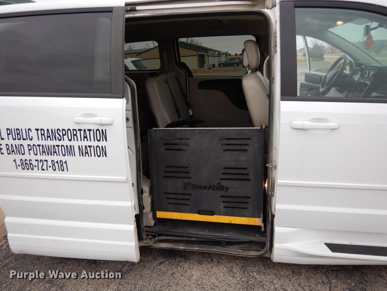 image for item DE4218 2016 Dodge Grand Caravan handicap accessible van