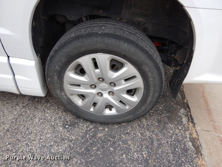 image for item DE4218 2016 Dodge Grand Caravan handicap accessible van