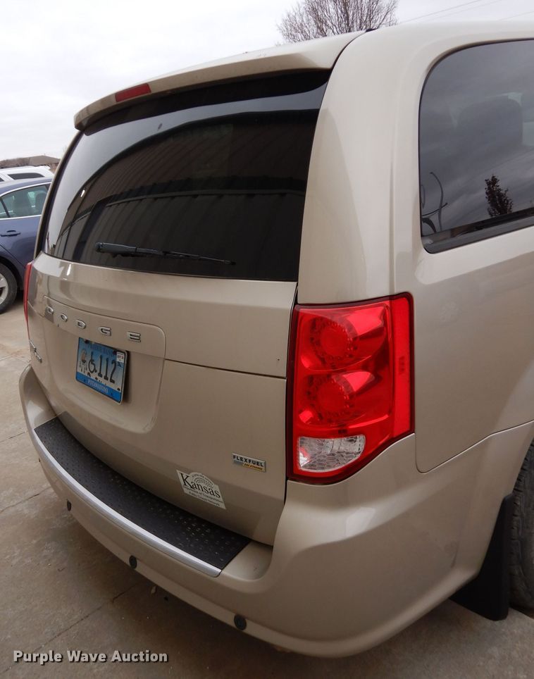 image for item DE4219 2013 Dodge Grand Caravan van