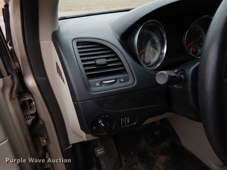 image for item DE4219 2013 Dodge Grand Caravan van