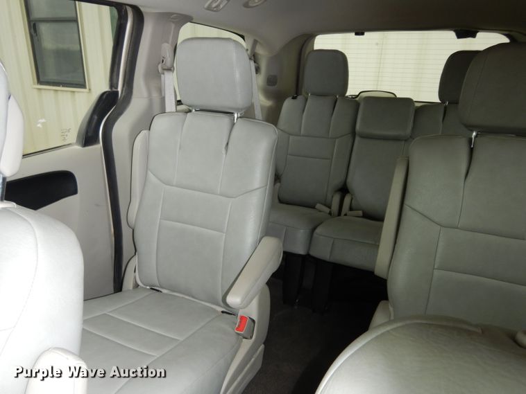 image for item DE4219 2013 Dodge Grand Caravan van