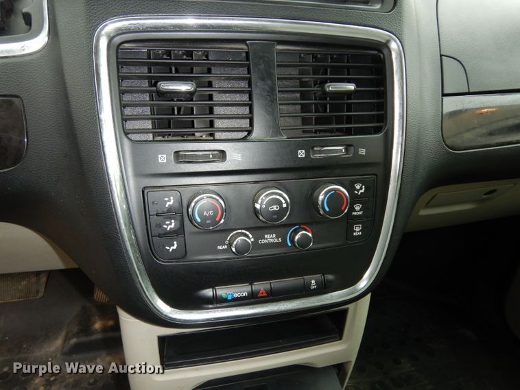 image for item DE4219 2013 Dodge Grand Caravan van