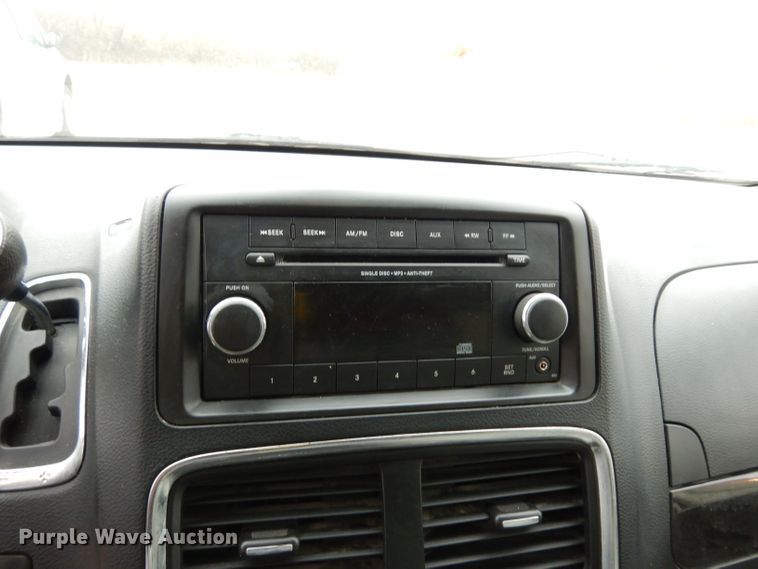 image for item DE4219 2013 Dodge Grand Caravan van