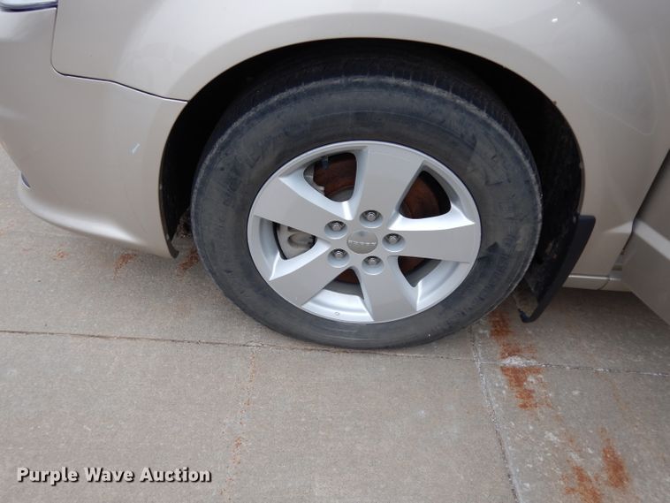 image for item DE4219 2013 Dodge Grand Caravan van