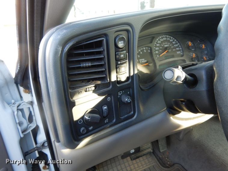 image for item DE4237 2005 Chevrolet Tahoe SUV