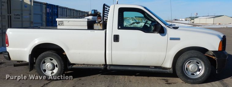 image for item DE4238 2006 Ford F250 Super Duty XL pickup truck