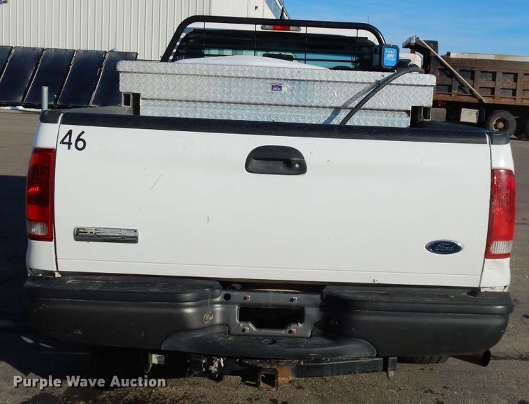 image for item DE4238 2006 Ford F250 Super Duty XL pickup truck