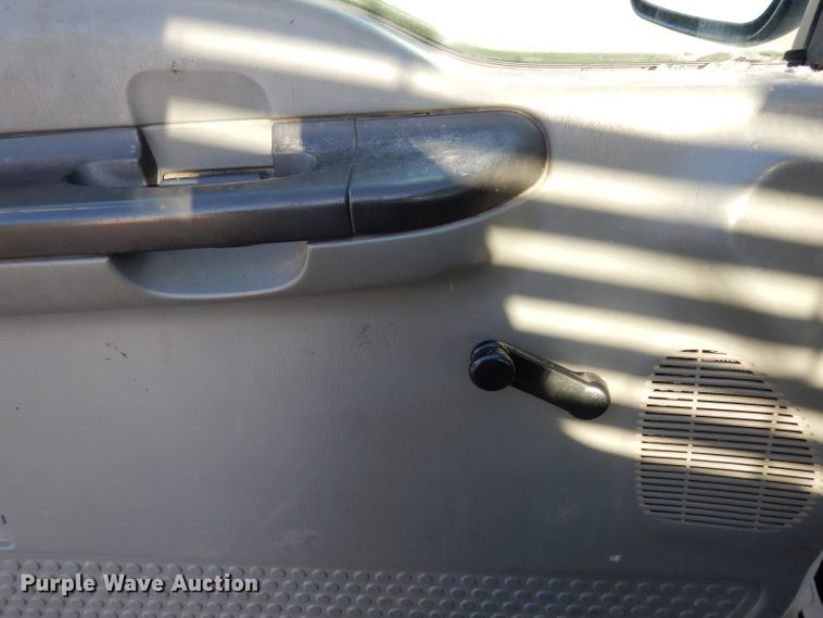 image for item DE4238 2006 Ford F250 Super Duty XL pickup truck