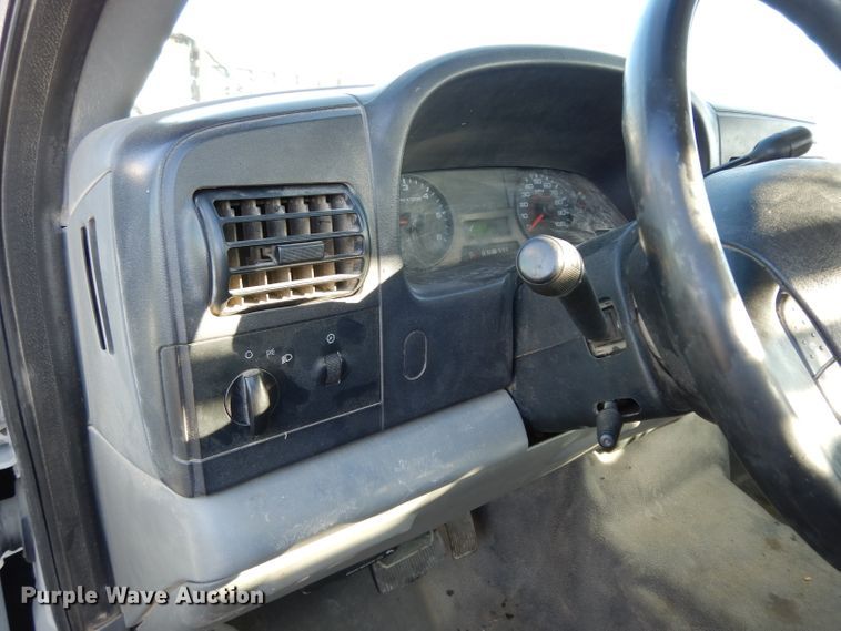 image for item DE4238 2006 Ford F250 Super Duty XL pickup truck