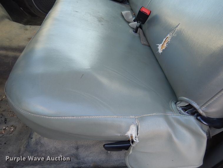 image for item DE4238 2006 Ford F250 Super Duty XL pickup truck