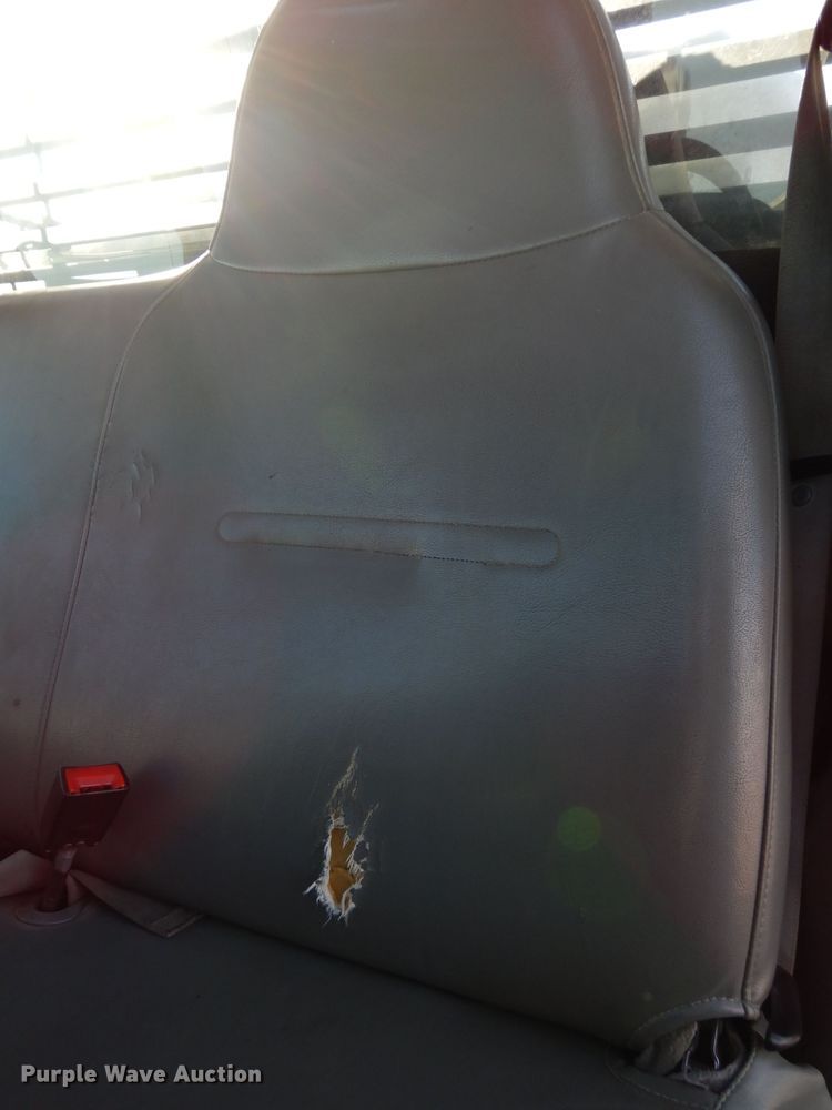 image for item DE4238 2006 Ford F250 Super Duty XL pickup truck