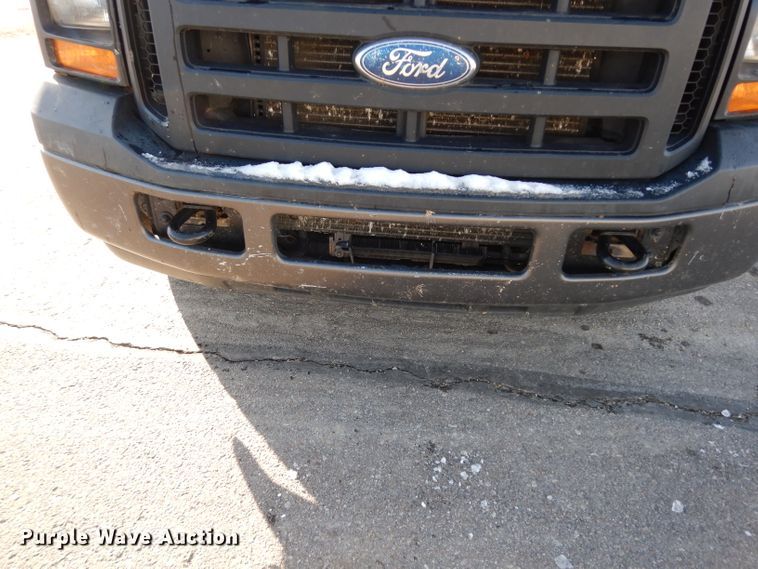 image for item DE4238 2006 Ford F250 Super Duty XL pickup truck
