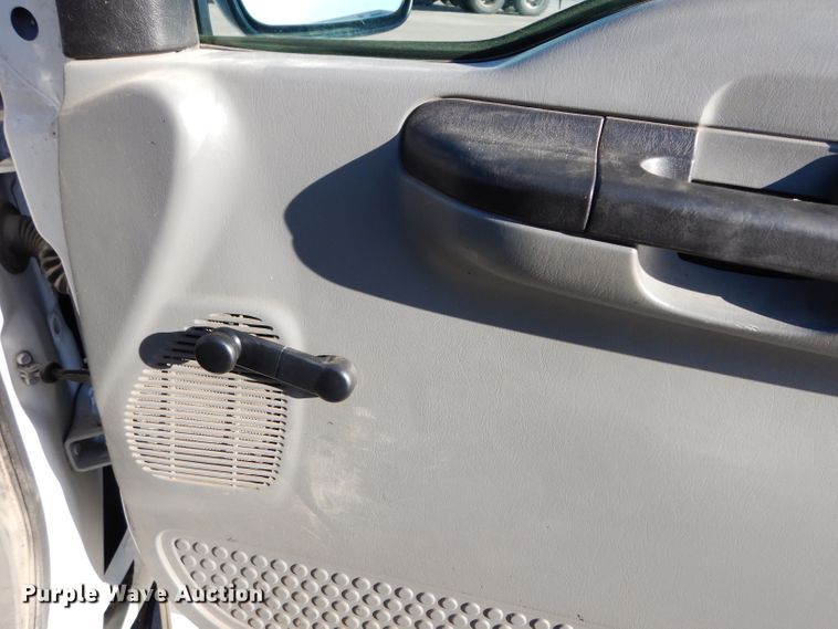 image for item DE4238 2006 Ford F250 Super Duty XL pickup truck