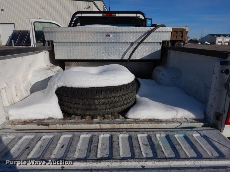 image for item DE4238 2006 Ford F250 Super Duty XL pickup truck