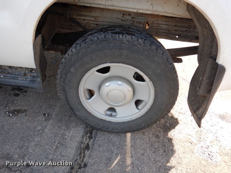 image for item DE4238 2006 Ford F250 Super Duty XL pickup truck