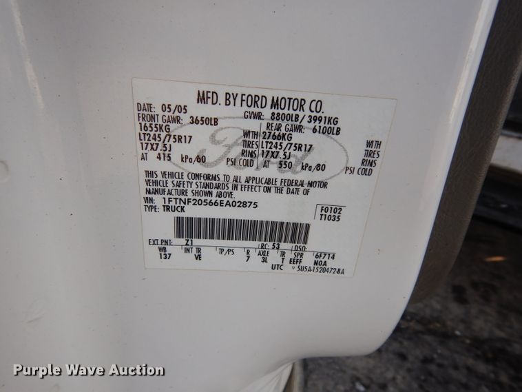 image for item DE4238 2006 Ford F250 Super Duty XL pickup truck