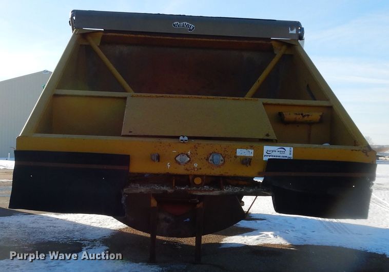 image for item DE4239 1983 Load King 1827XSTD bottom dump trailer