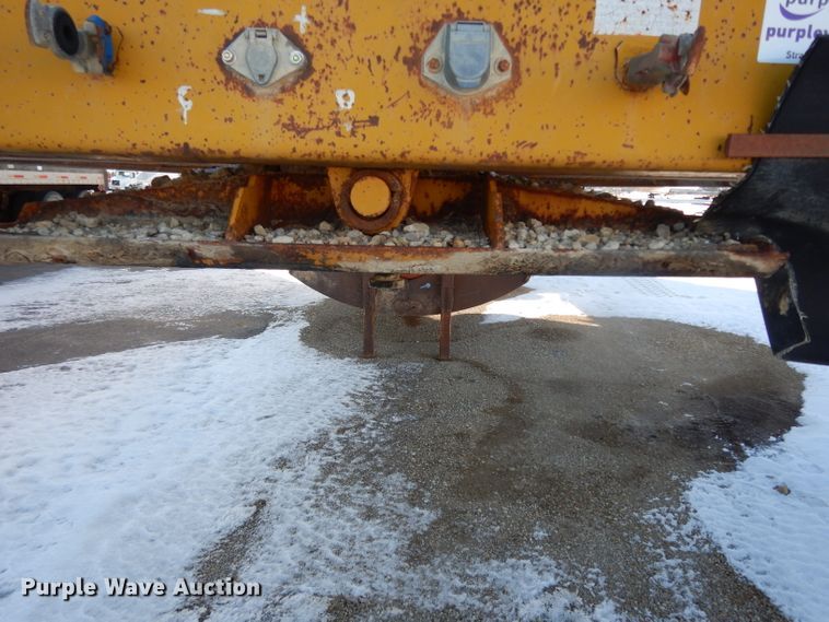 image for item DE4239 1983 Load King 1827XSTD bottom dump trailer