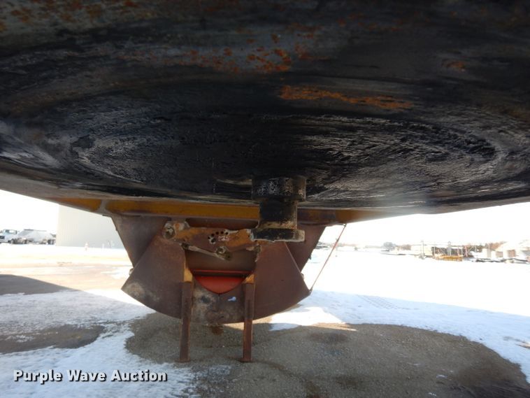 image for item DE4239 1983 Load King 1827XSTD bottom dump trailer