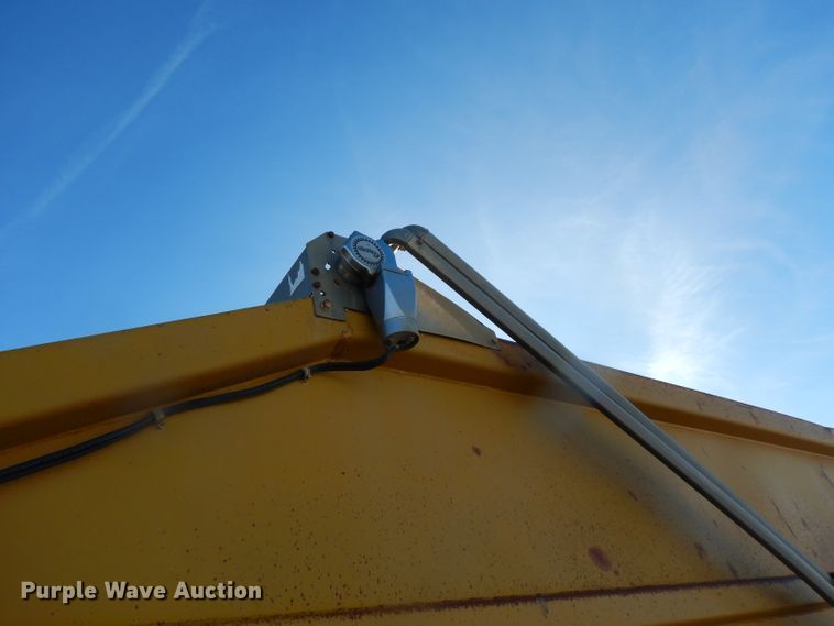 image for item DE4239 1983 Load King 1827XSTD bottom dump trailer