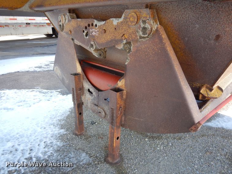 image for item DE4239 1983 Load King 1827XSTD bottom dump trailer