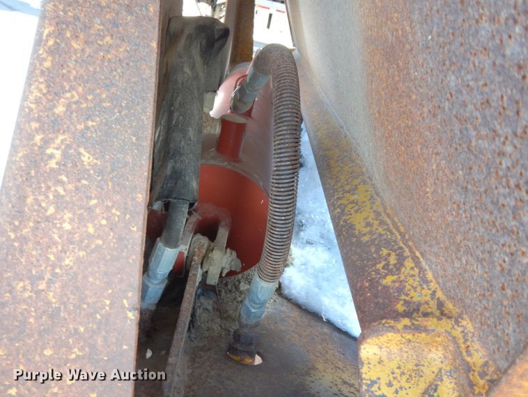 image for item DE4239 1983 Load King 1827XSTD bottom dump trailer