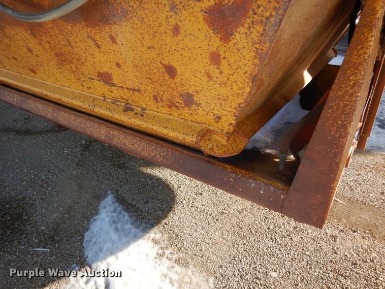 image for item DE4239 1983 Load King 1827XSTD bottom dump trailer