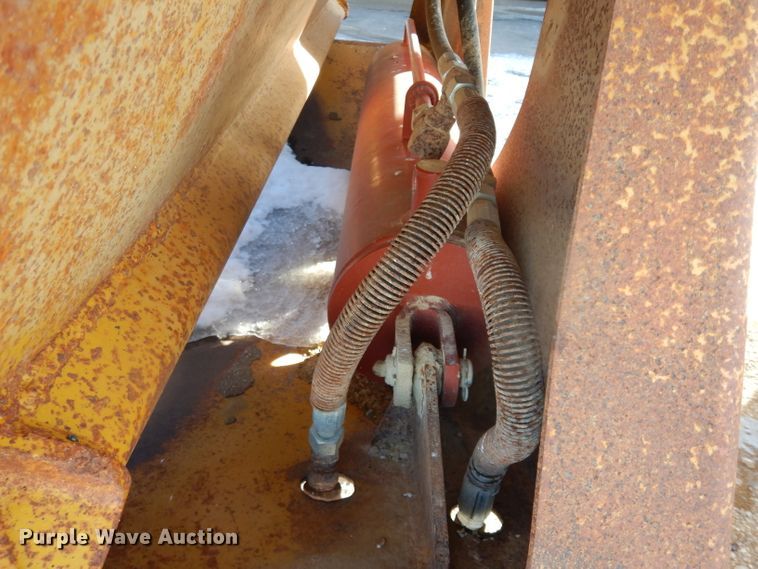 image for item DE4239 1983 Load King 1827XSTD bottom dump trailer