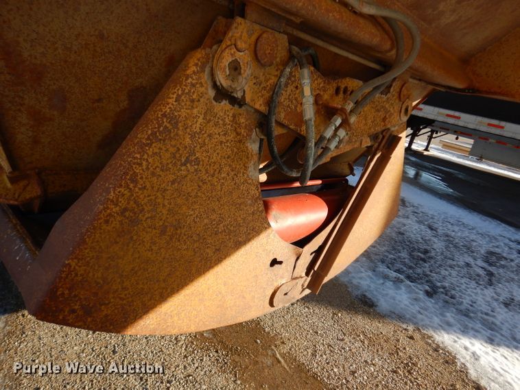 image for item DE4239 1983 Load King 1827XSTD bottom dump trailer