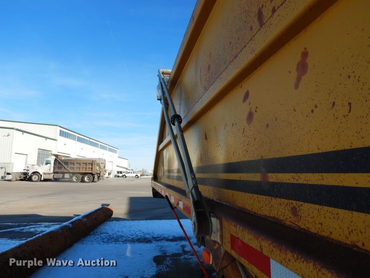 image for item DE4239 1983 Load King 1827XSTD bottom dump trailer