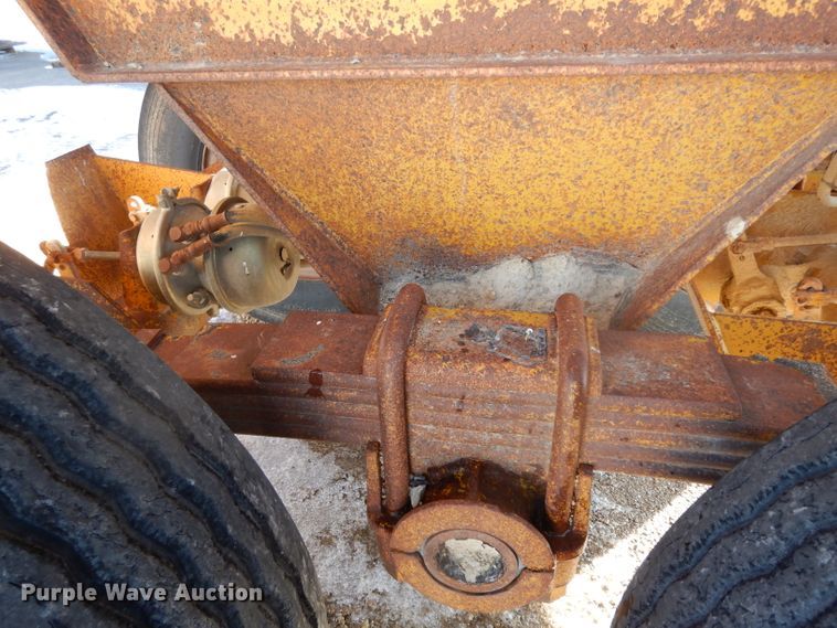 image for item DE4239 1983 Load King 1827XSTD bottom dump trailer