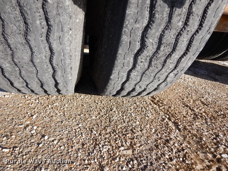 image for item DE4239 1983 Load King 1827XSTD bottom dump trailer