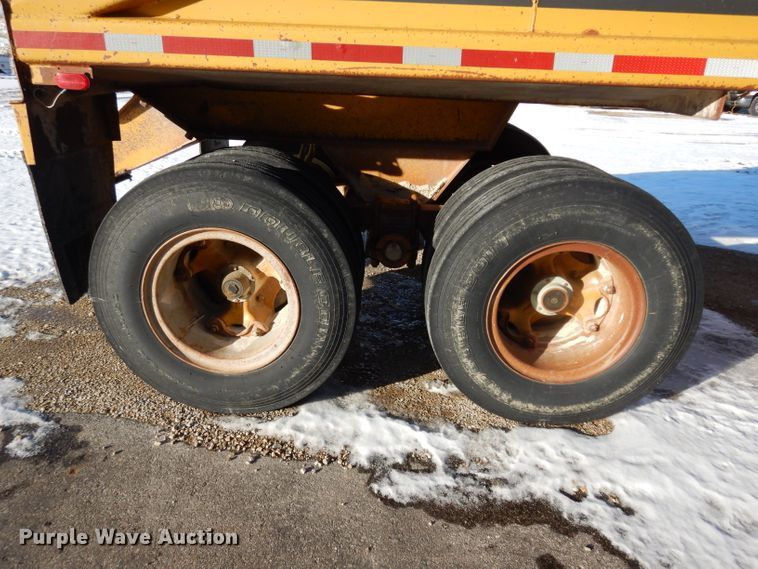 image for item DE4239 1983 Load King 1827XSTD bottom dump trailer