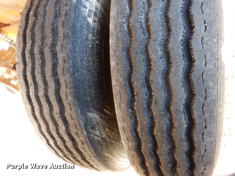 image for item DE4239 1983 Load King 1827XSTD bottom dump trailer