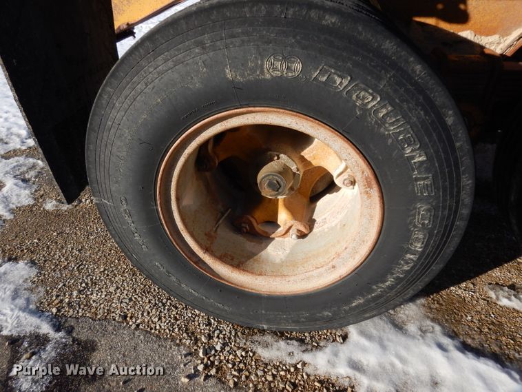 image for item DE4239 1983 Load King 1827XSTD bottom dump trailer