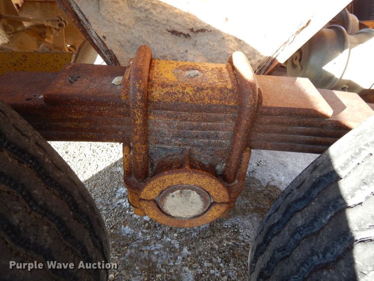 image for item DE4239 1983 Load King 1827XSTD bottom dump trailer