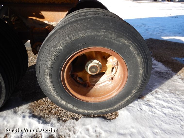 image for item DE4239 1983 Load King 1827XSTD bottom dump trailer