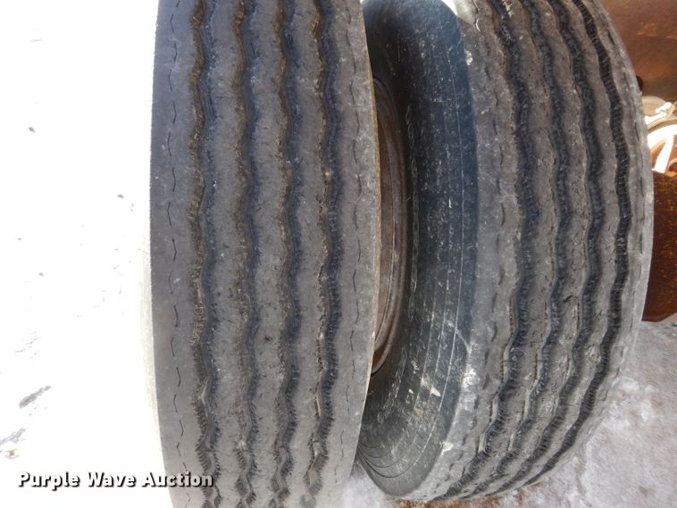 image for item DE4239 1983 Load King 1827XSTD bottom dump trailer