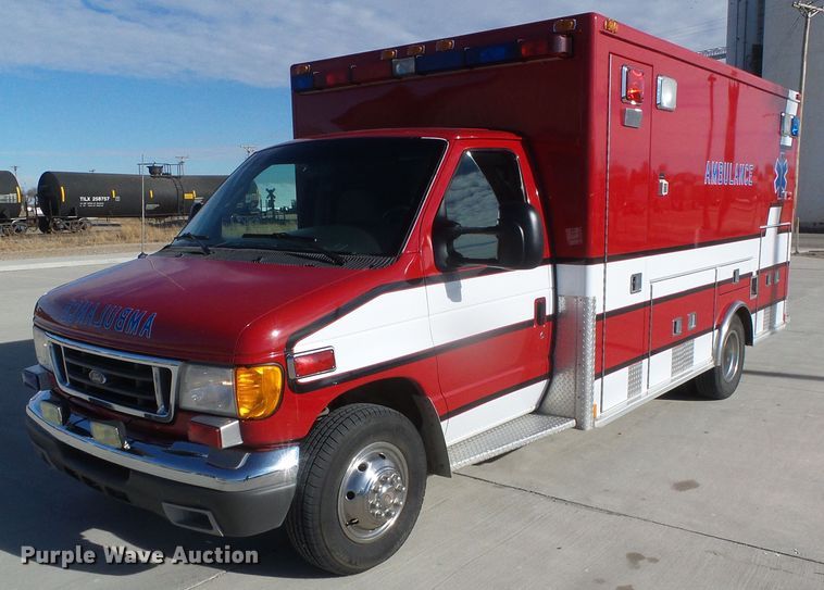 image for item DG0404 2005 Ford E450 ambulance
