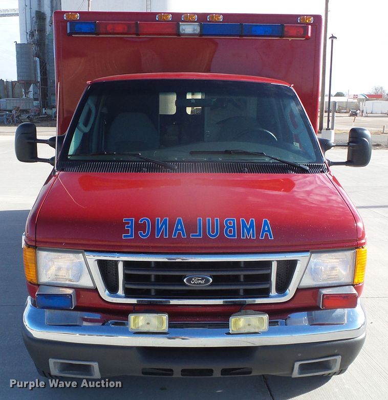 image for item DG0404 2005 Ford E450 ambulance
